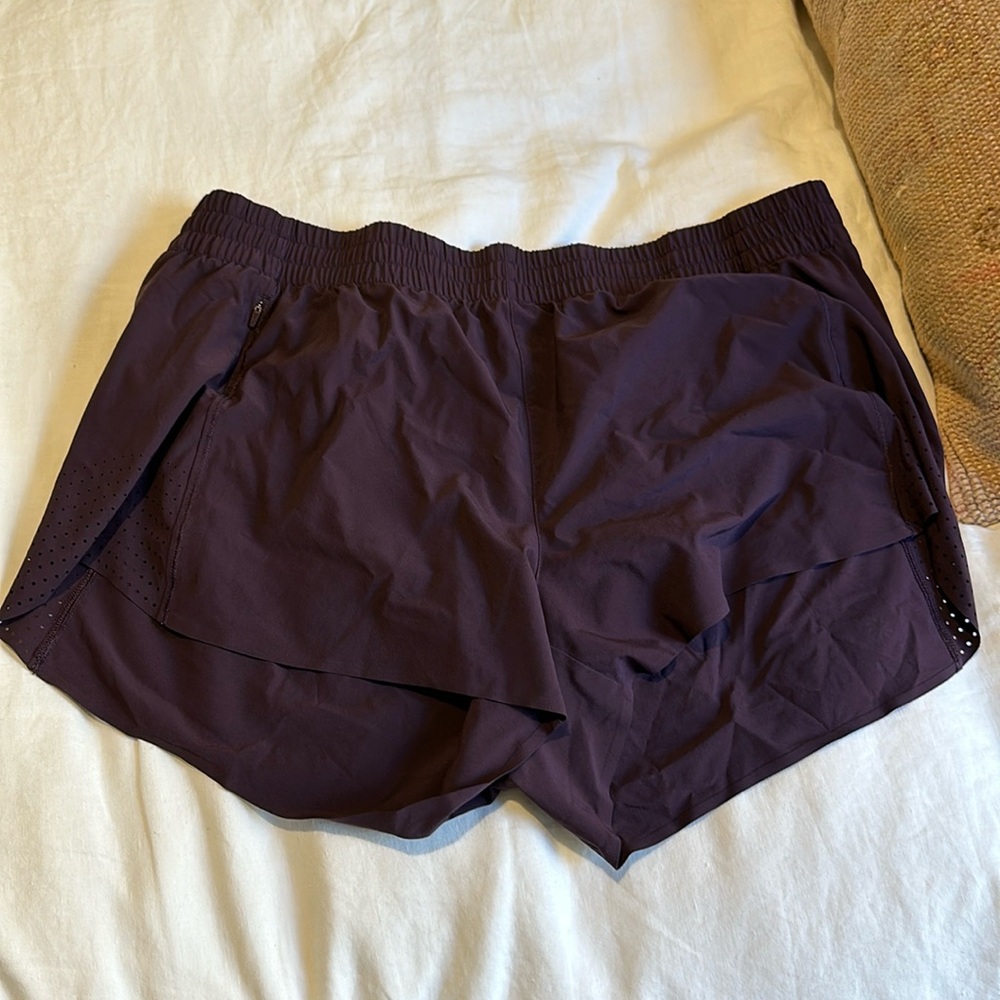 Athleta Hustle 3” Short